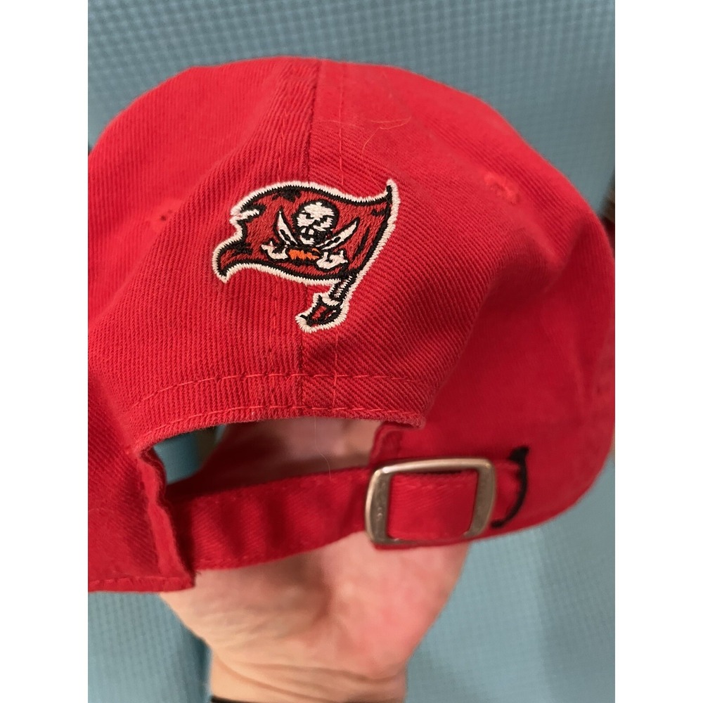 Tampa Bay Buccaneers NFL Official Strap Back Hat Cap Sideline Red Reebok - Picture 4 of 6